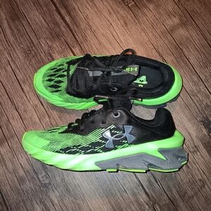 Big Kids Under Armour Scram Jet Sneakers Sz 4Y